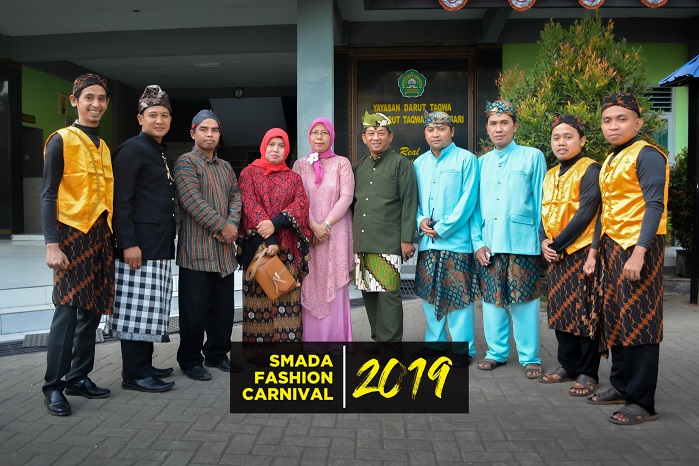 Foto Para Staf Tata Usaha dan Dewan Guru